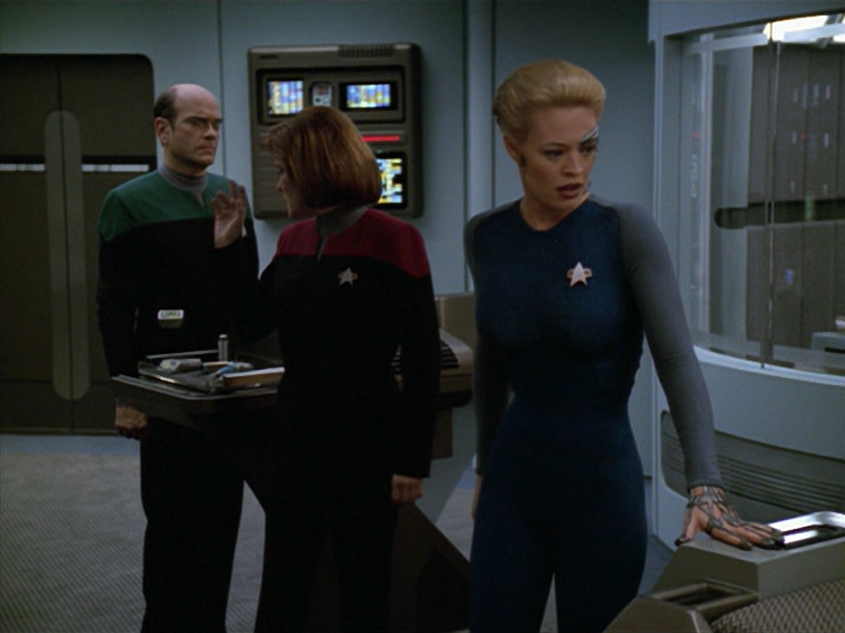 extant_StarTrek_VOY_5x07-InfiniteRegress_02286.jpg