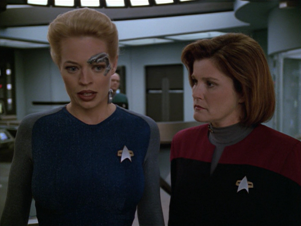 extant_StarTrek_VOY_5x07-InfiniteRegress_02317.jpg