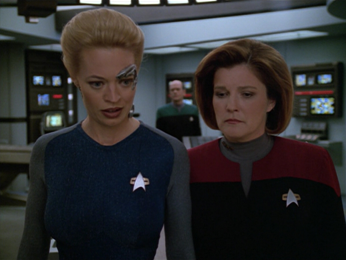 extant_StarTrek_VOY_5x07-InfiniteRegress_02328.jpg