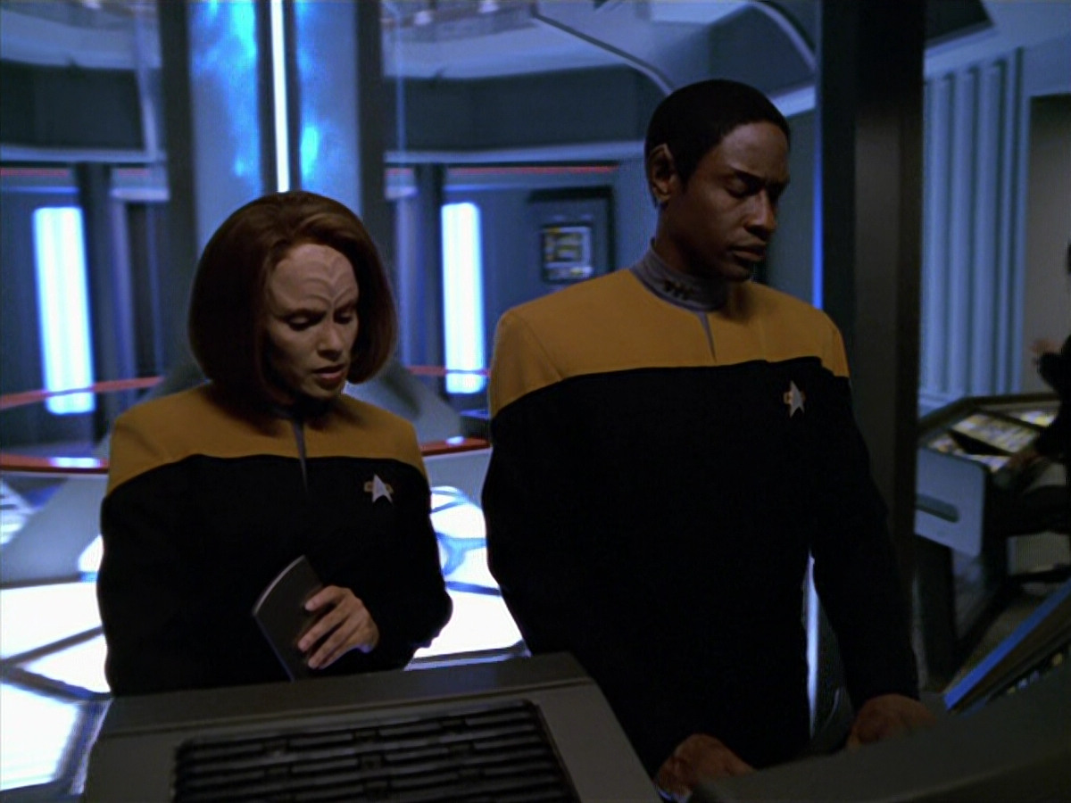 extant_StarTrek_VOY_5x07-InfiniteRegress_02490.jpg