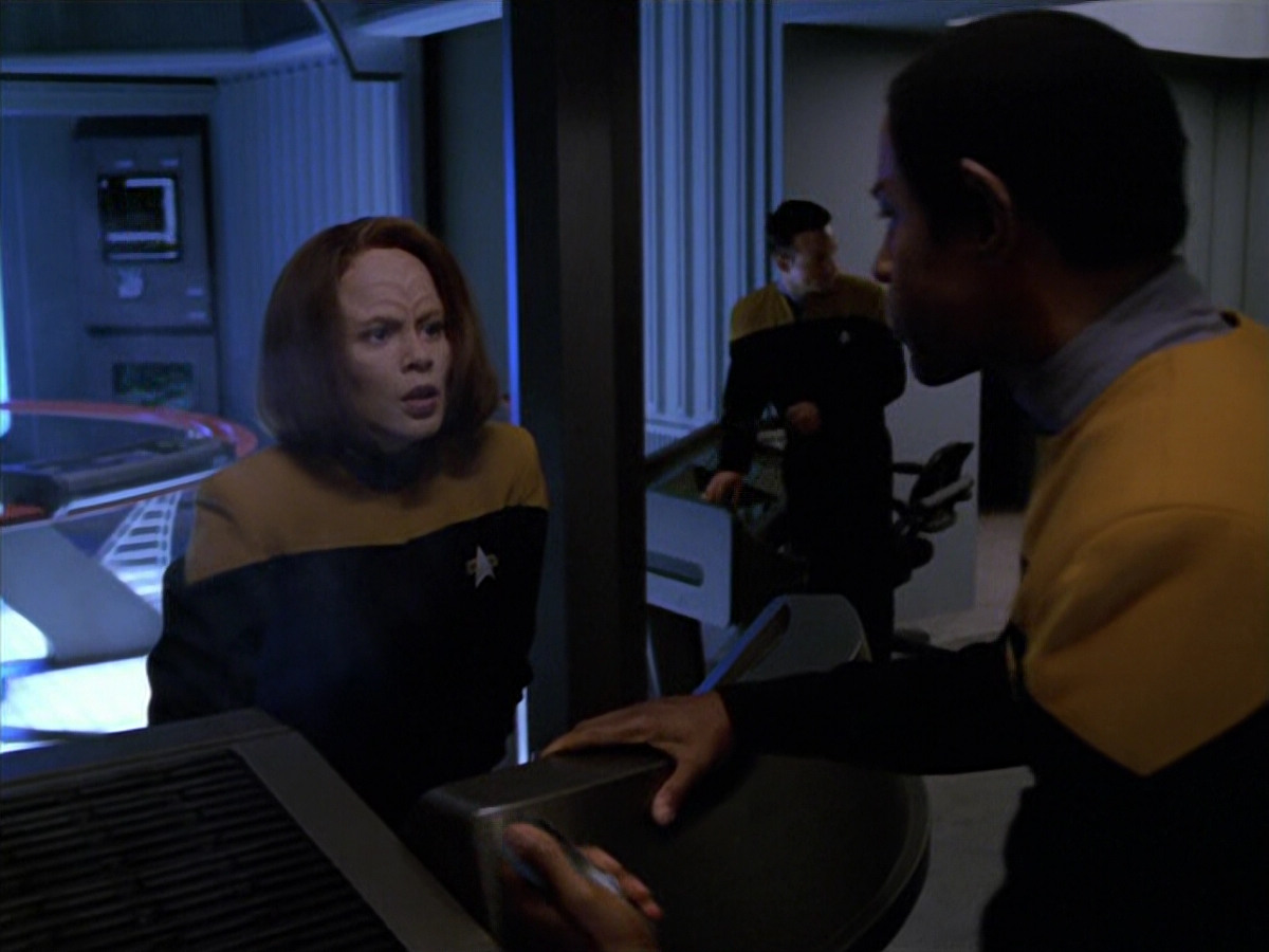 extant_StarTrek_VOY_5x07-InfiniteRegress_02538.jpg