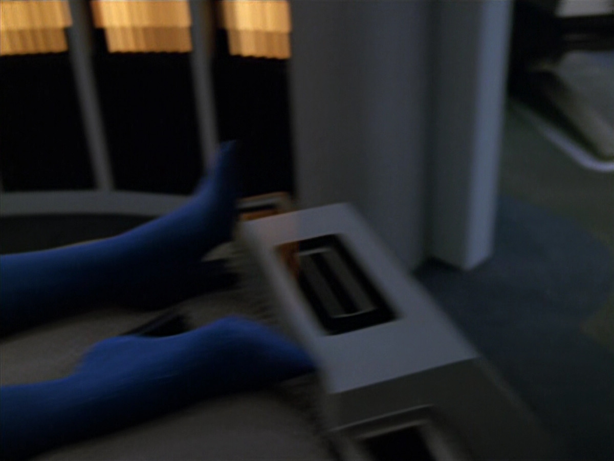 extant_StarTrek_VOY_5x07-InfiniteRegress_02555.jpg
