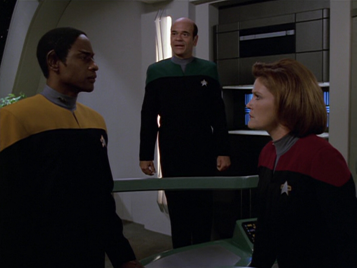 extant_StarTrek_VOY_5x07-InfiniteRegress_02639.jpg