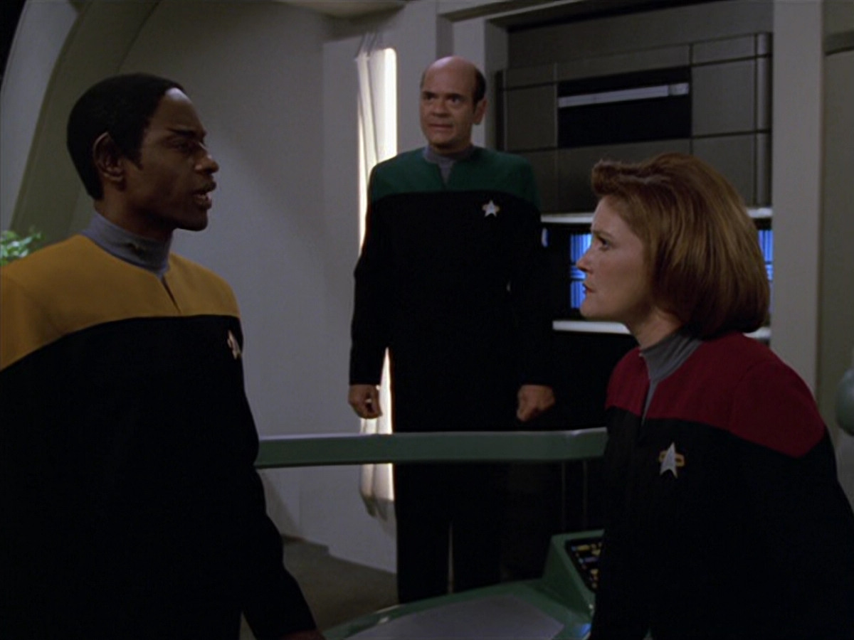 extant_StarTrek_VOY_5x07-InfiniteRegress_02643.jpg