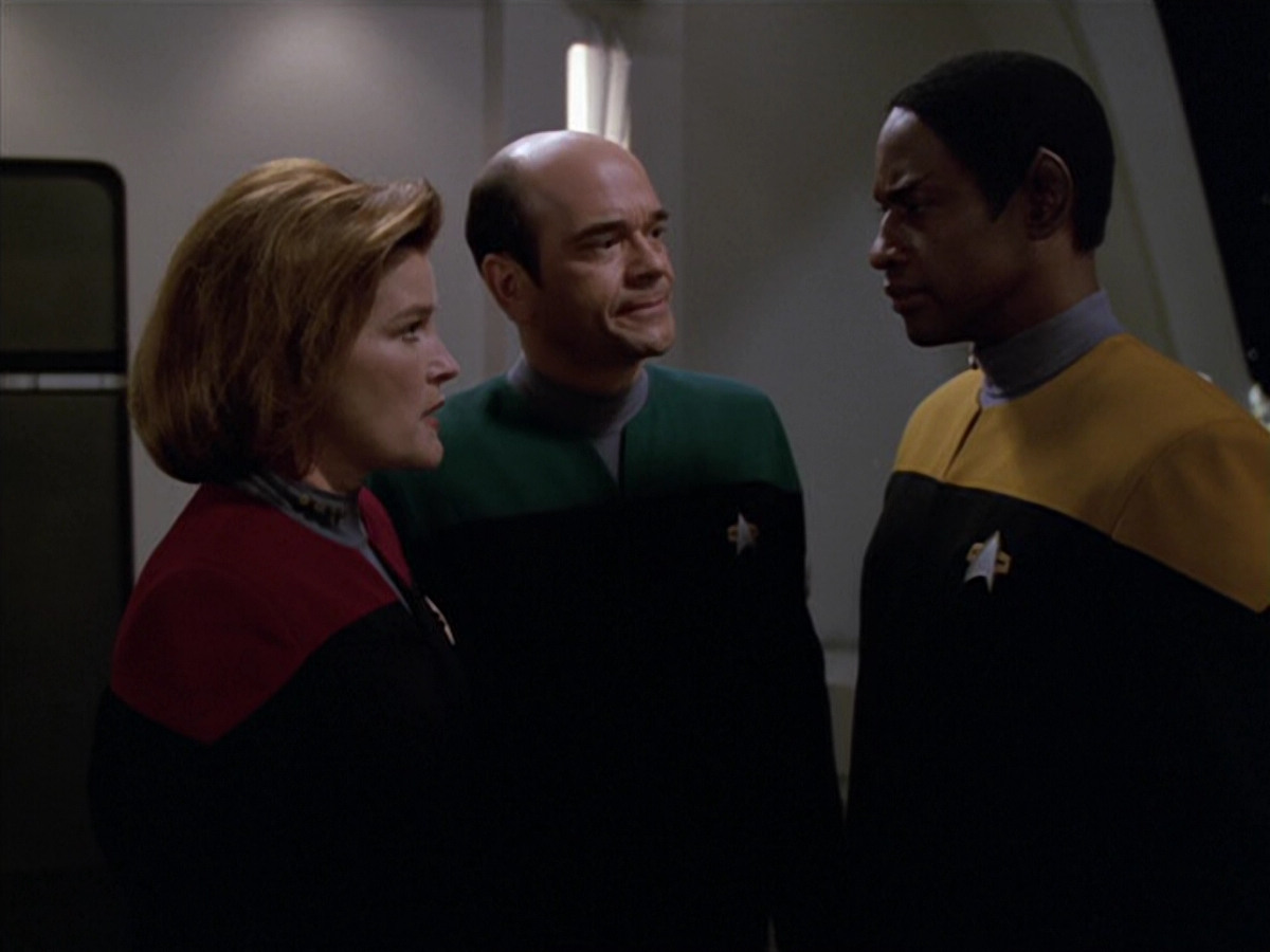 extant_StarTrek_VOY_5x07-InfiniteRegress_02679.jpg