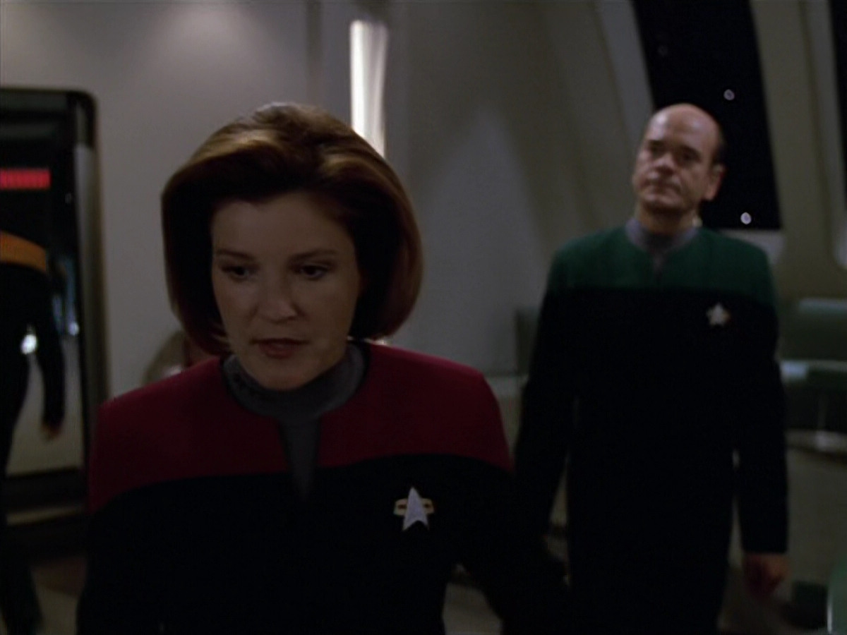 extant_StarTrek_VOY_5x07-InfiniteRegress_02687.jpg
