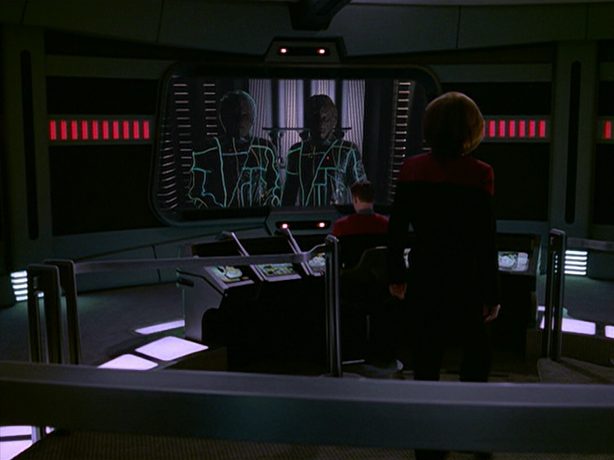 extant_StarTrek_VOY_5x07-InfiniteRegress_02721.jpg