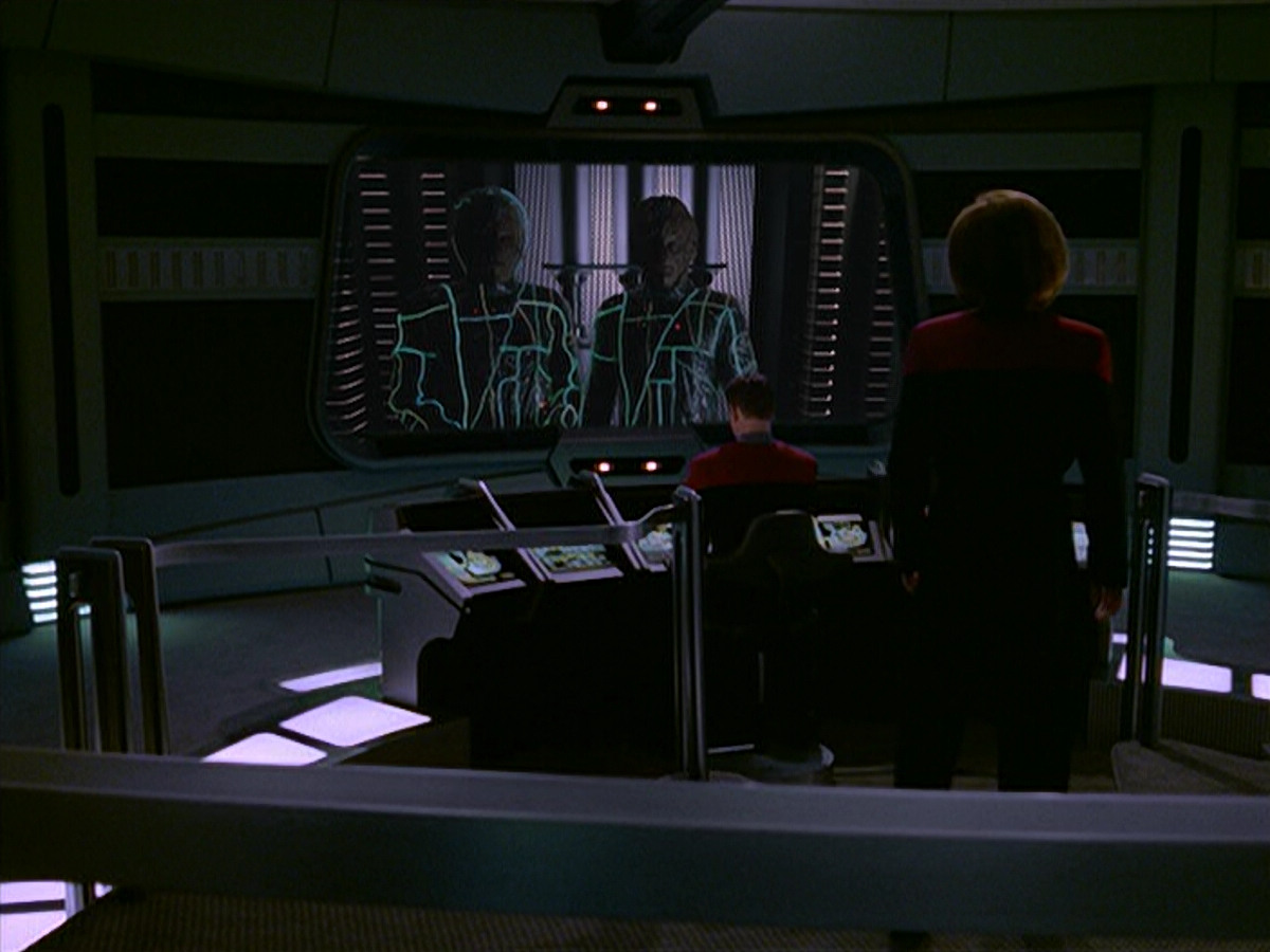 extant_StarTrek_VOY_5x07-InfiniteRegress_02722.jpg