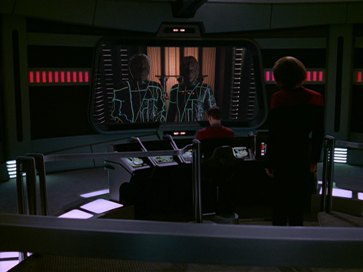 extant_StarTrek_VOY_5x07-InfiniteRegress_02723.jpg