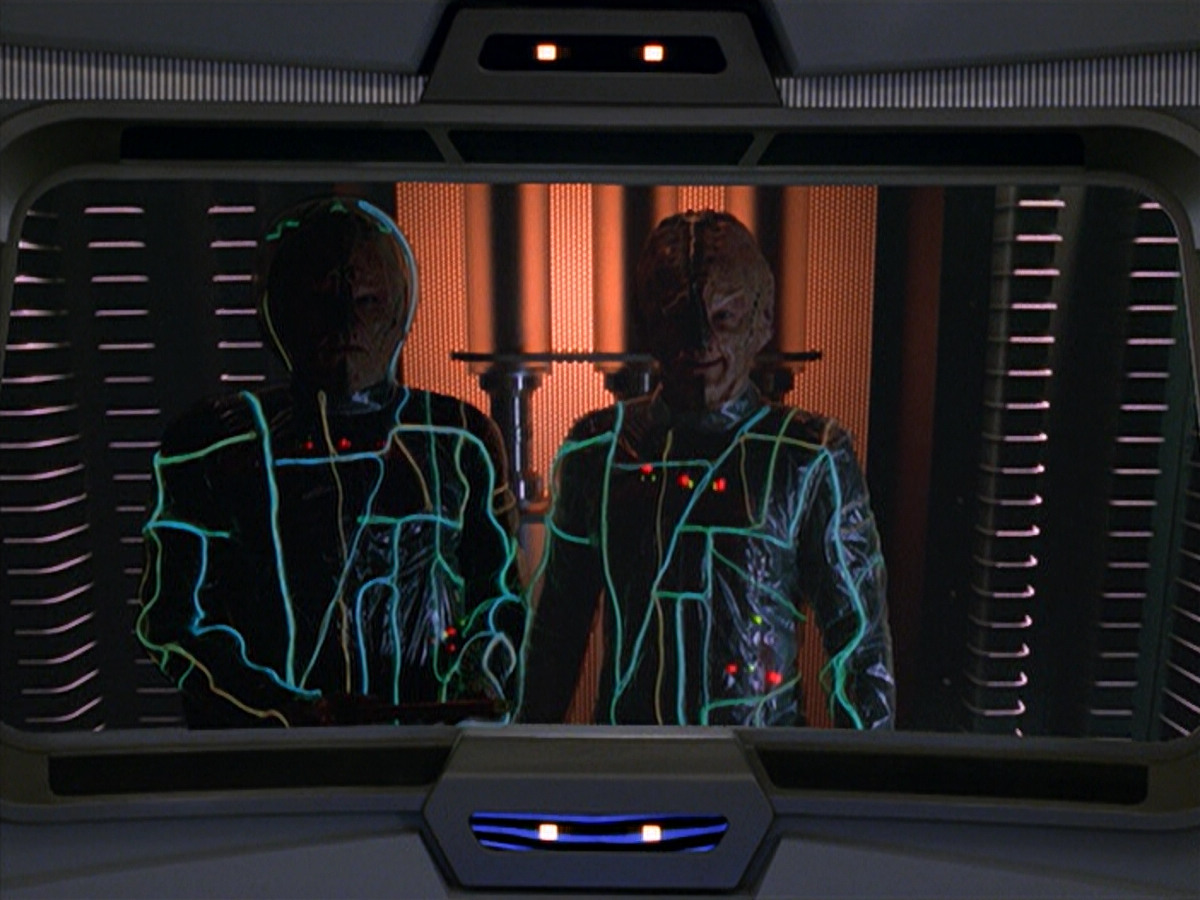 extant_StarTrek_VOY_5x07-InfiniteRegress_02732.jpg