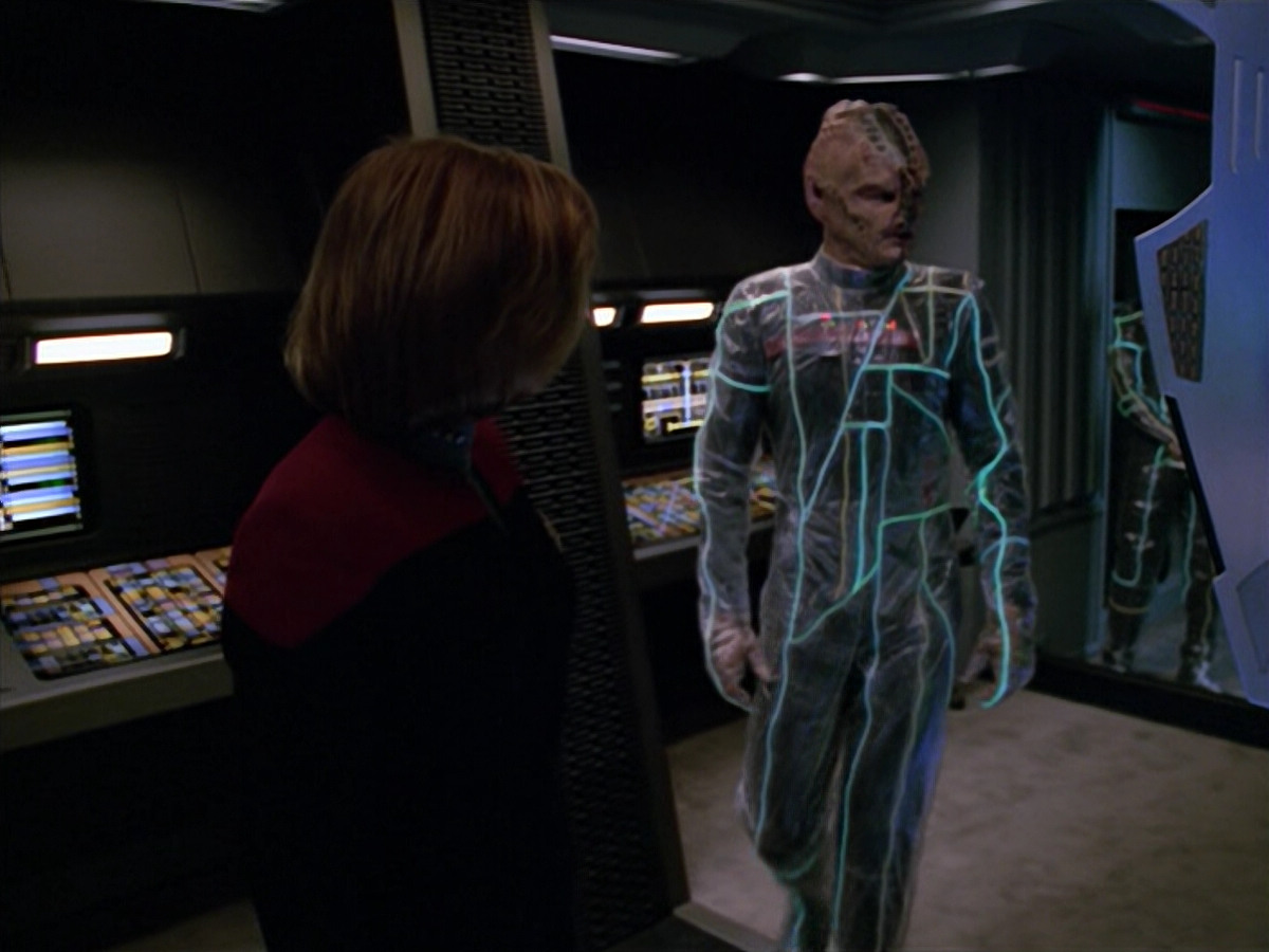 extant_StarTrek_VOY_5x07-InfiniteRegress_02744.jpg