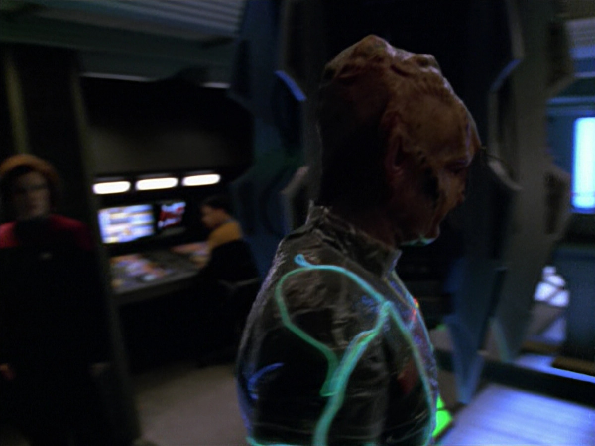 extant_StarTrek_VOY_5x07-InfiniteRegress_02770.jpg