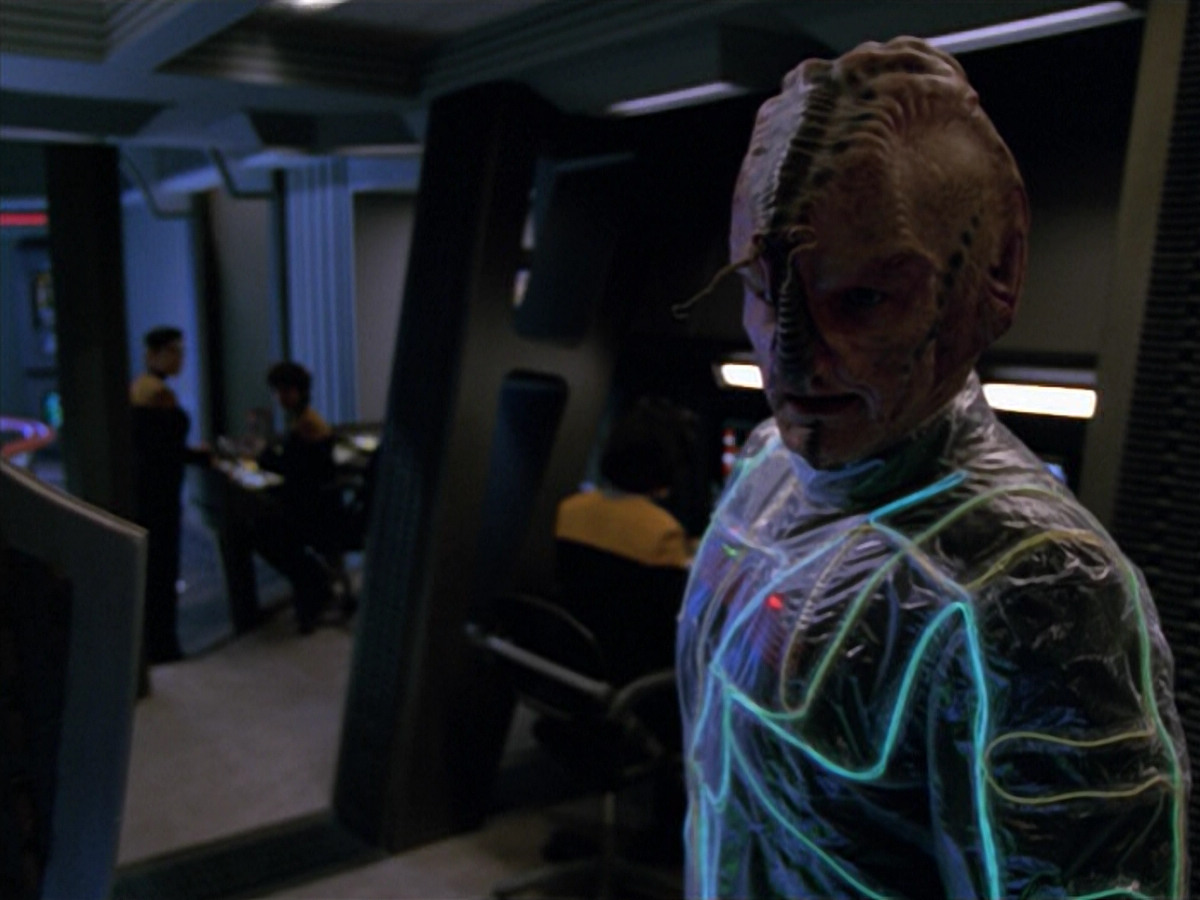 extant_StarTrek_VOY_5x07-InfiniteRegress_02779.jpg