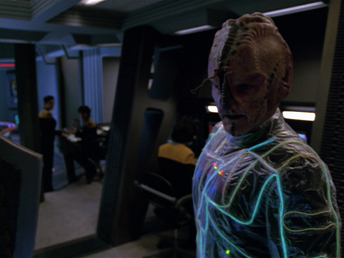 extant_StarTrek_VOY_5x07-InfiniteRegress_02781.jpg