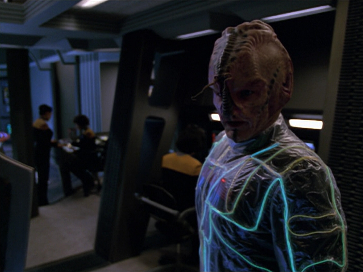 extant_StarTrek_VOY_5x07-InfiniteRegress_02789.jpg