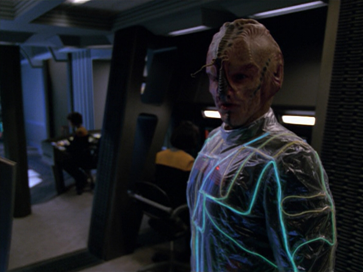 extant_StarTrek_VOY_5x07-InfiniteRegress_02806.jpg