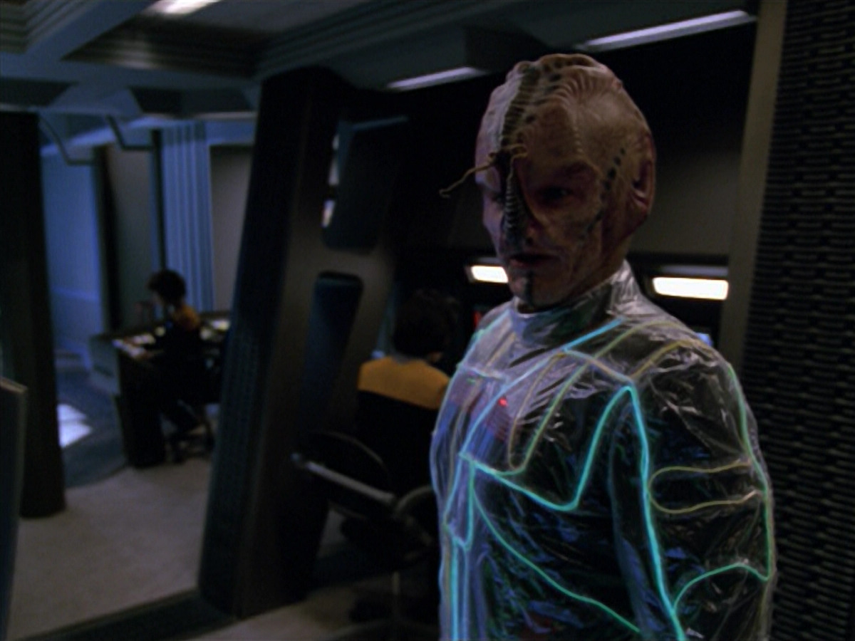 extant_StarTrek_VOY_5x07-InfiniteRegress_02812.jpg