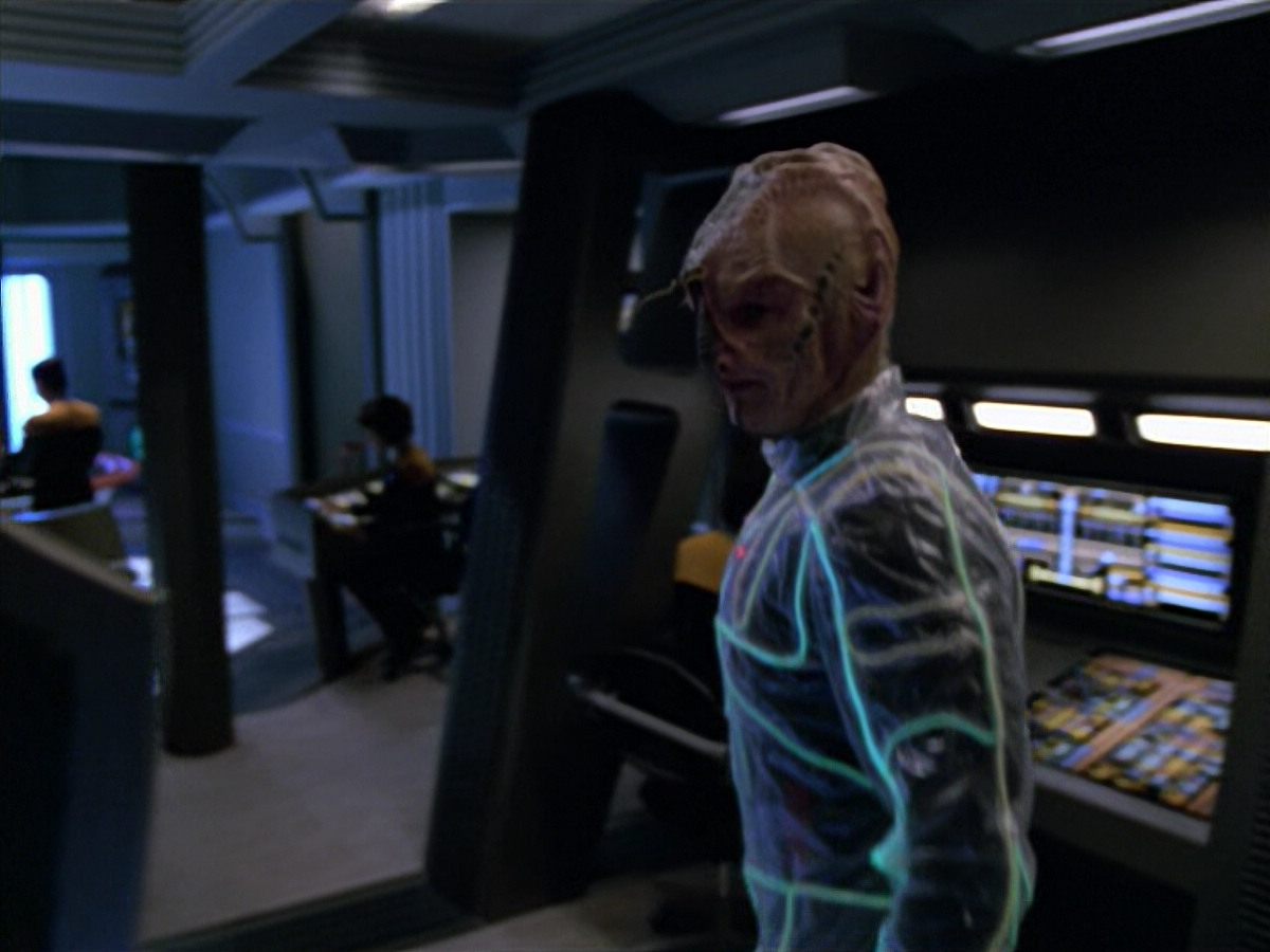 extant_StarTrek_VOY_5x07-InfiniteRegress_02820.jpg
