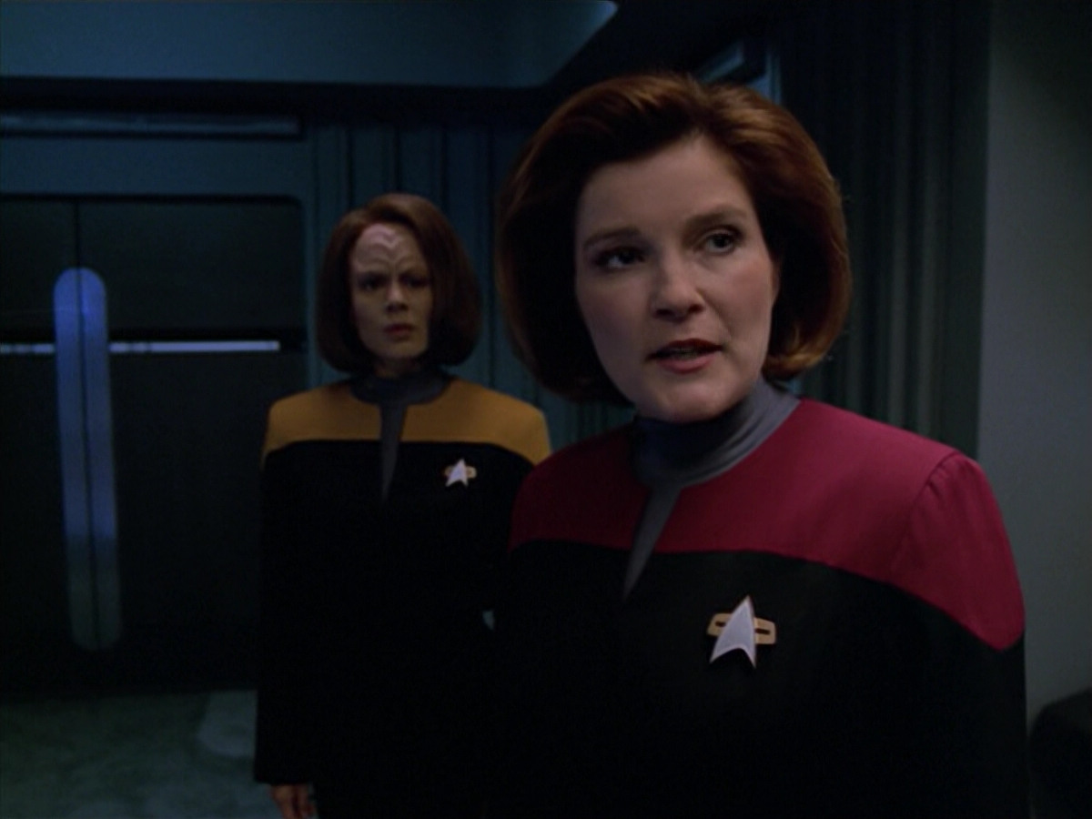 extant_StarTrek_VOY_5x07-InfiniteRegress_02844.jpg