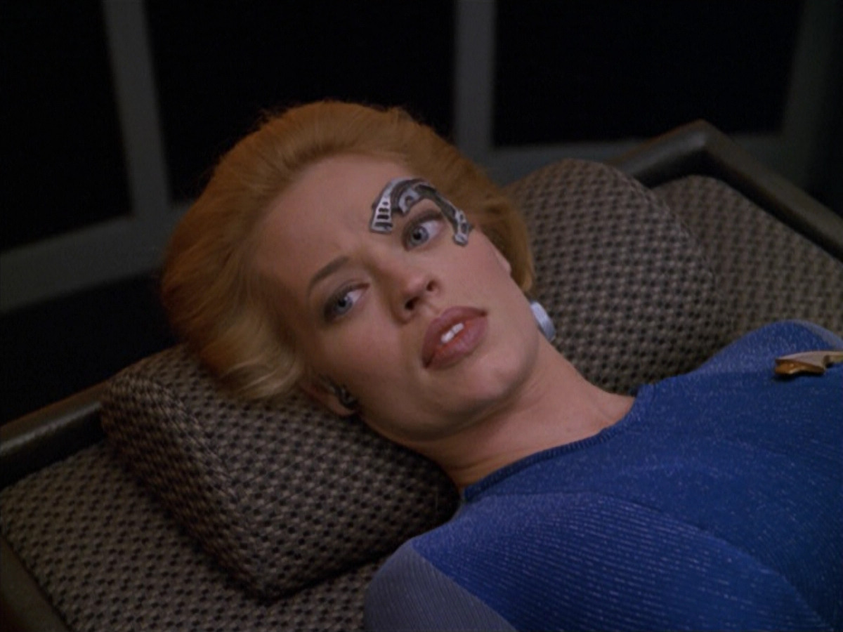 extant_StarTrek_VOY_5x07-InfiniteRegress_02938.jpg