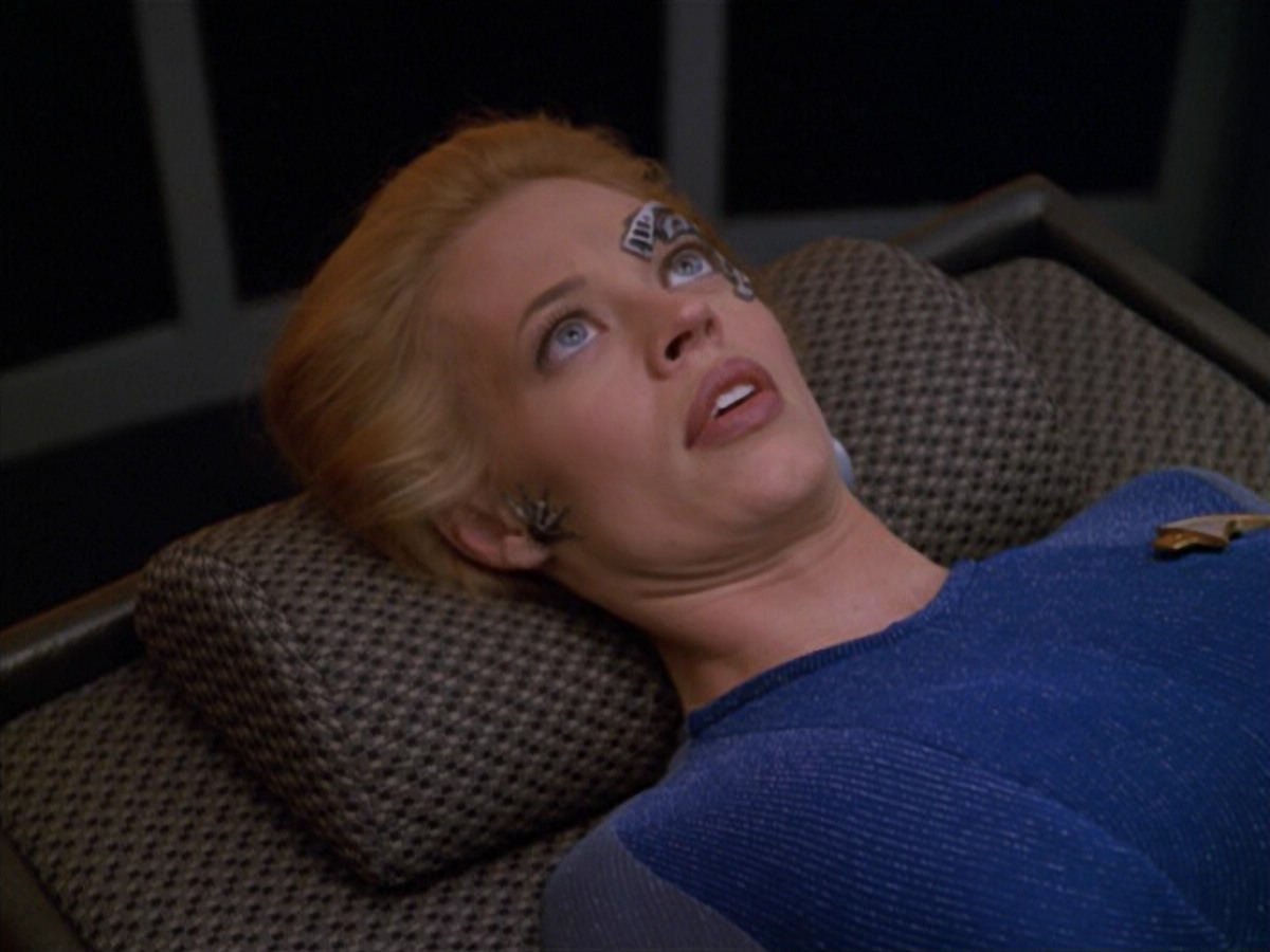 extant_StarTrek_VOY_5x07-InfiniteRegress_02987.jpg