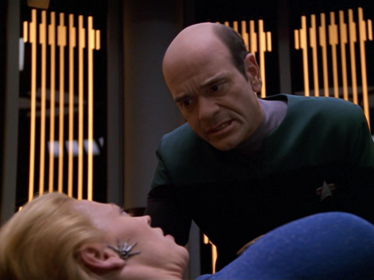 extant_StarTrek_VOY_5x07-InfiniteRegress_03026.jpg