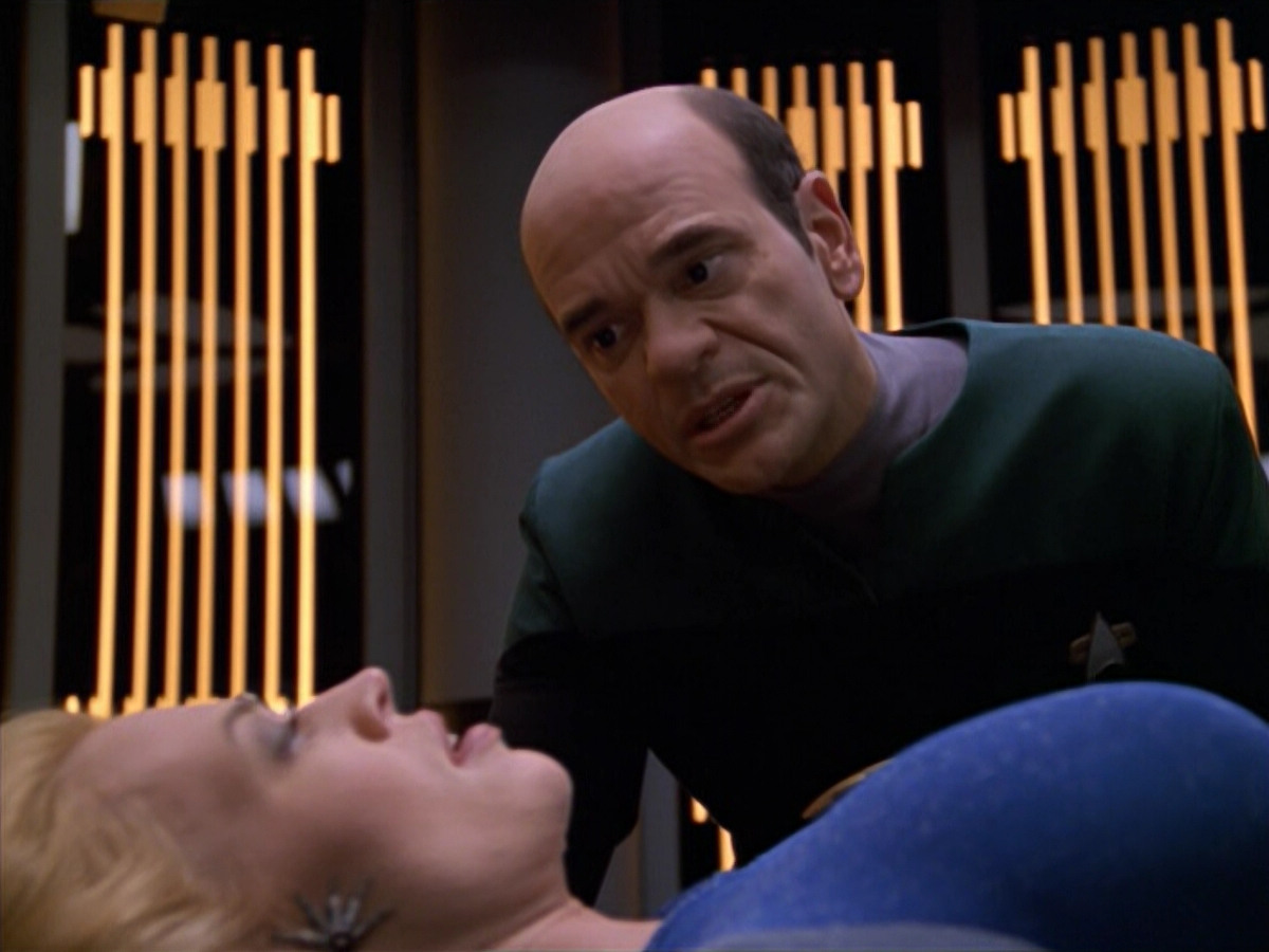 extant_StarTrek_VOY_5x07-InfiniteRegress_03030.jpg