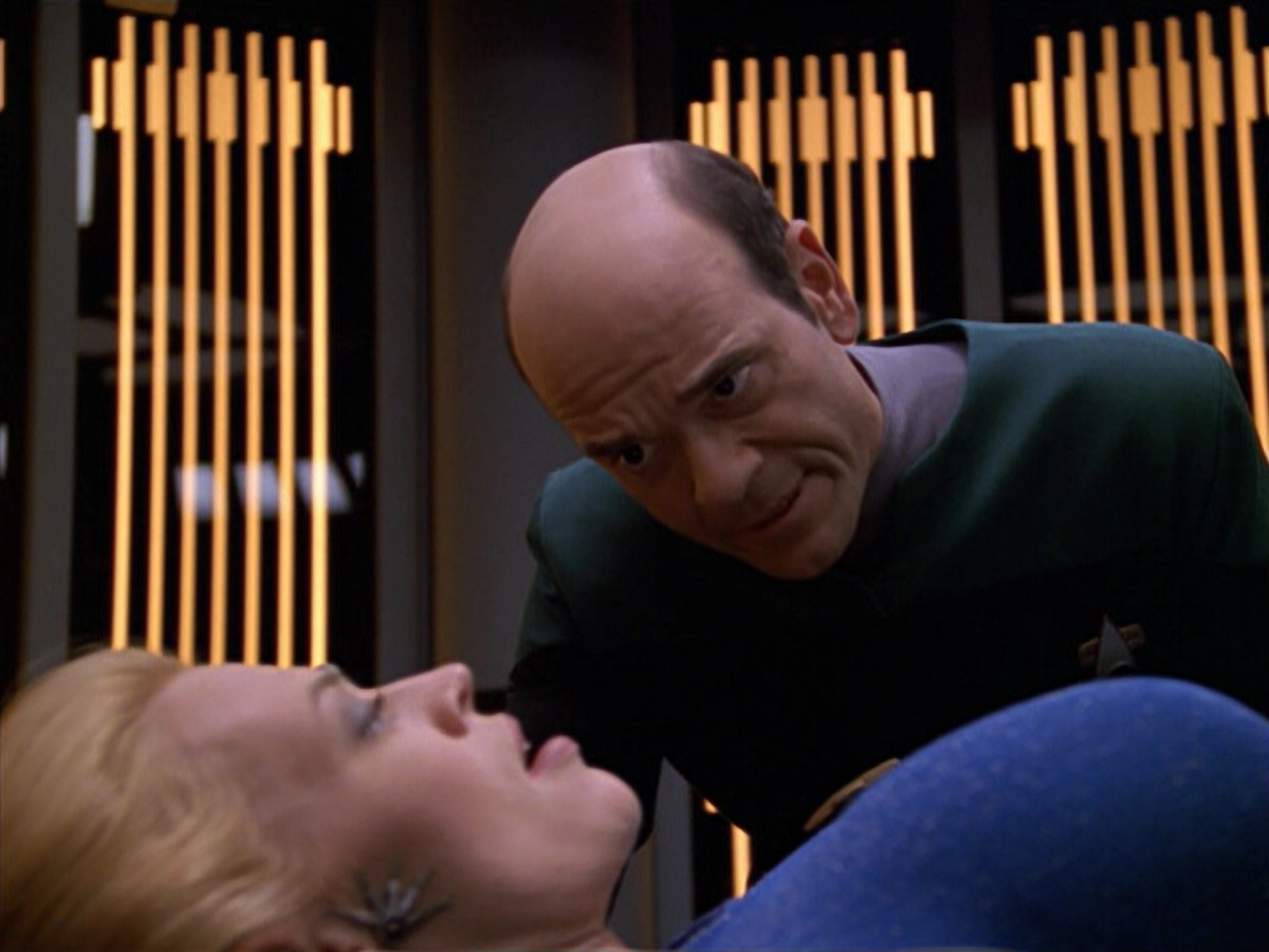 extant_StarTrek_VOY_5x07-InfiniteRegress_03032.jpg