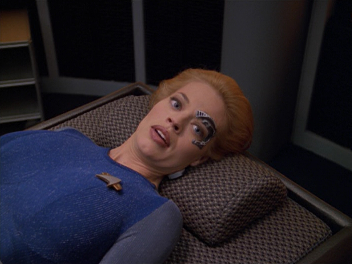 extant_StarTrek_VOY_5x07-InfiniteRegress_03063.jpg