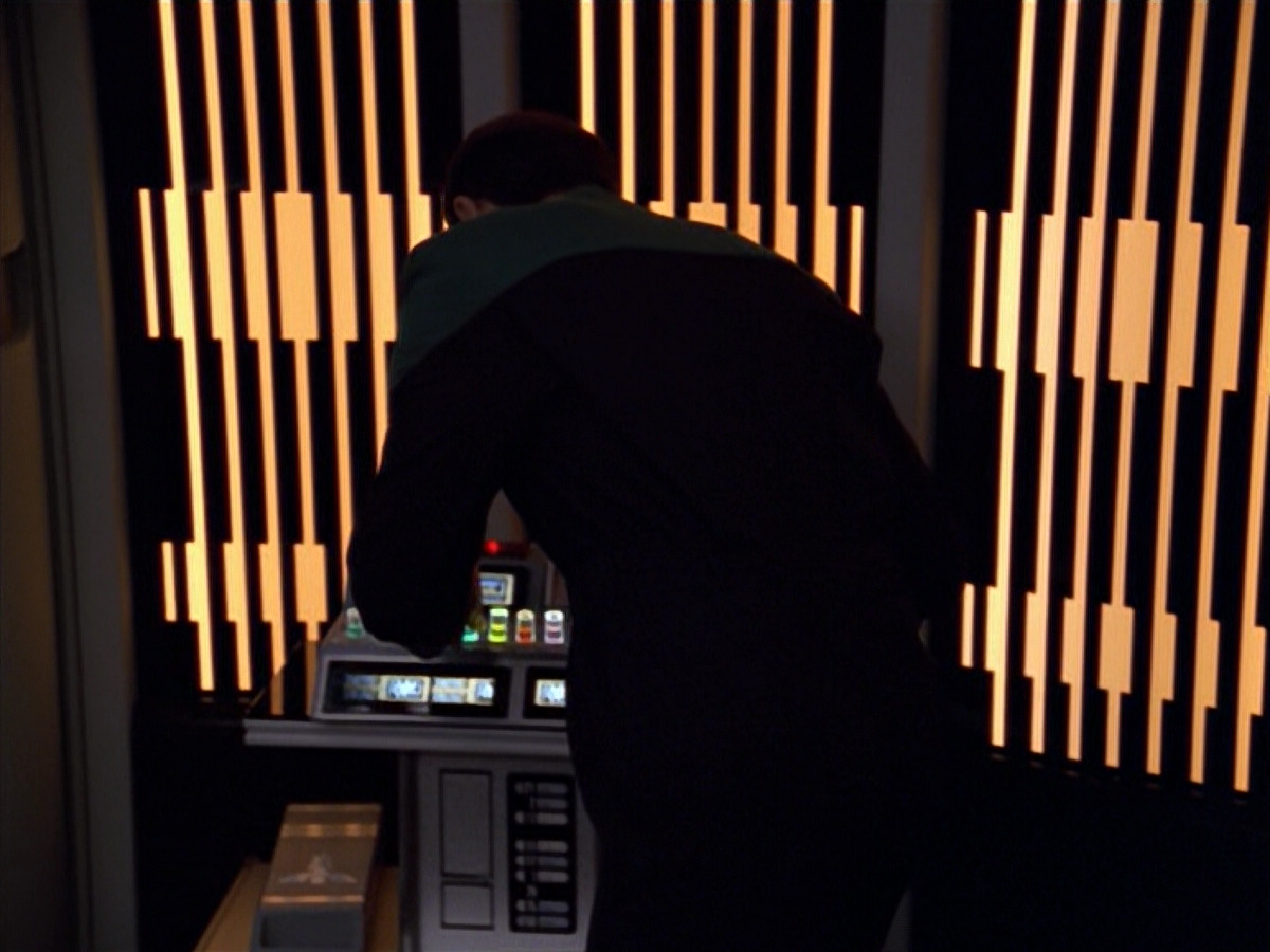 extant_StarTrek_VOY_5x07-InfiniteRegress_03085.jpg
