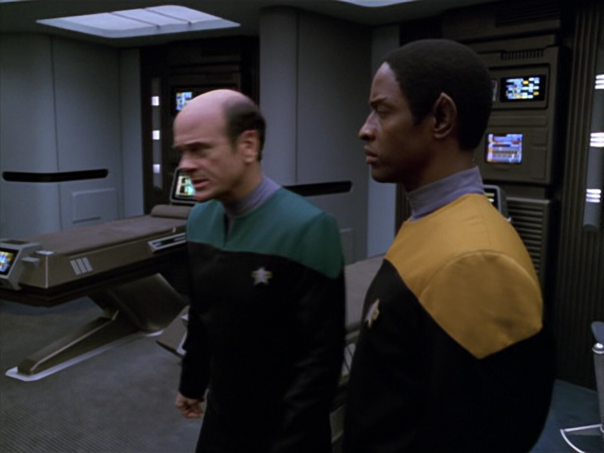 extant_StarTrek_VOY_5x07-InfiniteRegress_03142.jpg