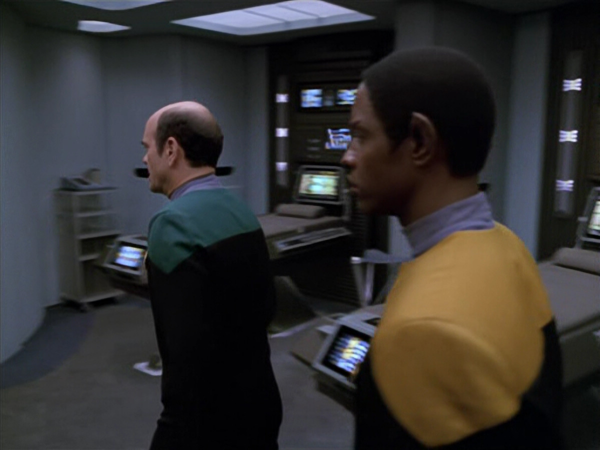 extant_StarTrek_VOY_5x07-InfiniteRegress_03143.jpg