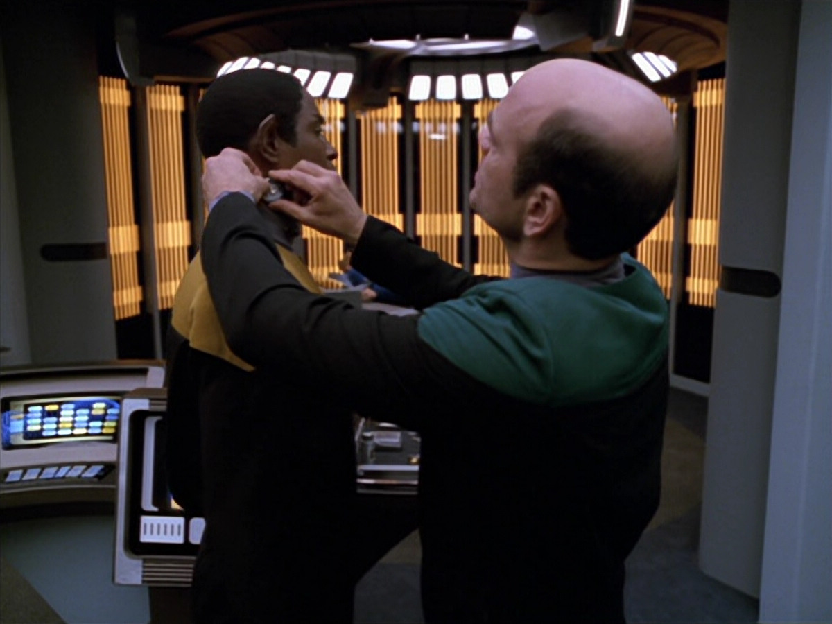 extant_StarTrek_VOY_5x07-InfiniteRegress_03149.jpg