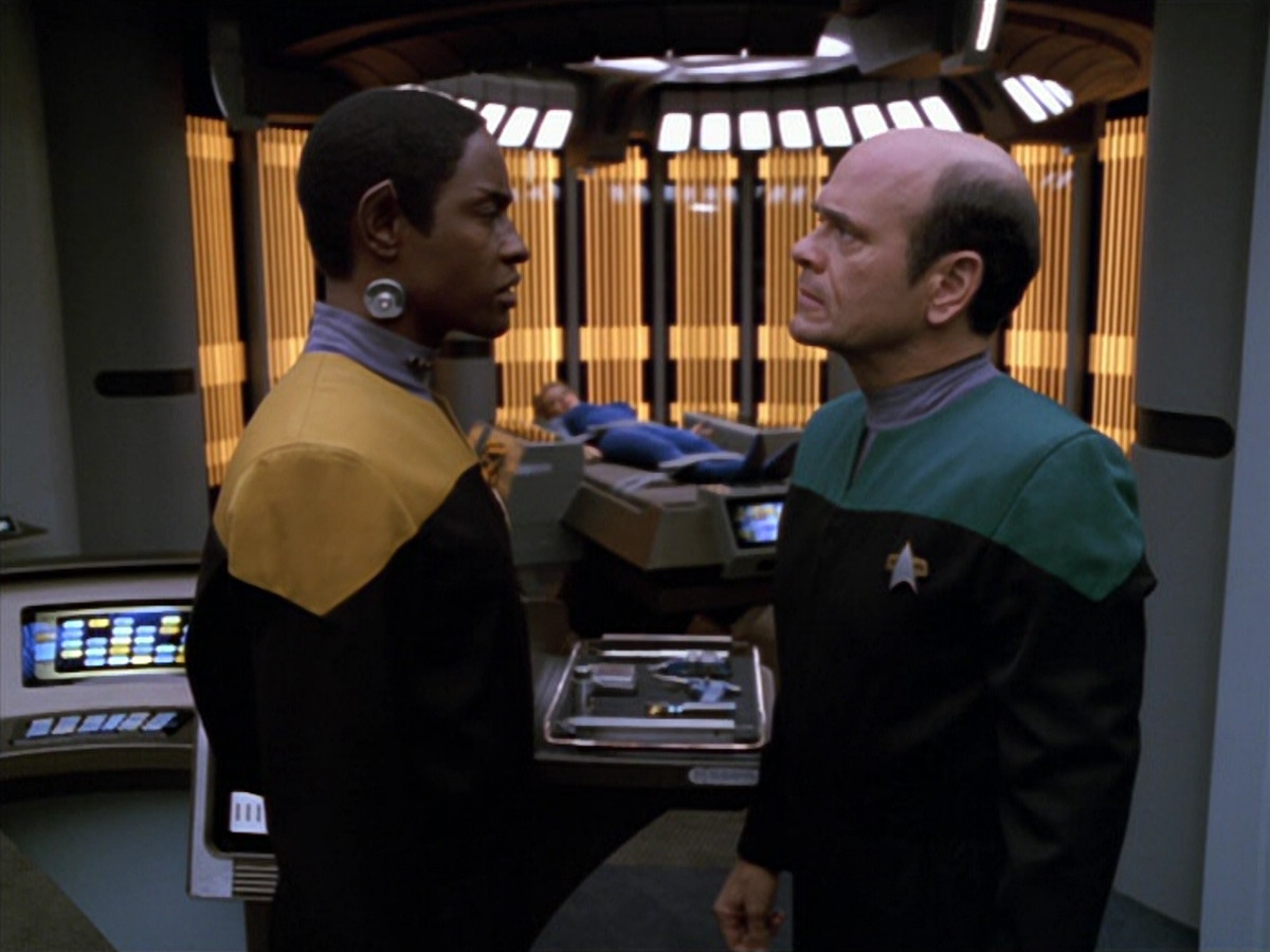 extant_StarTrek_VOY_5x07-InfiniteRegress_03162.jpg