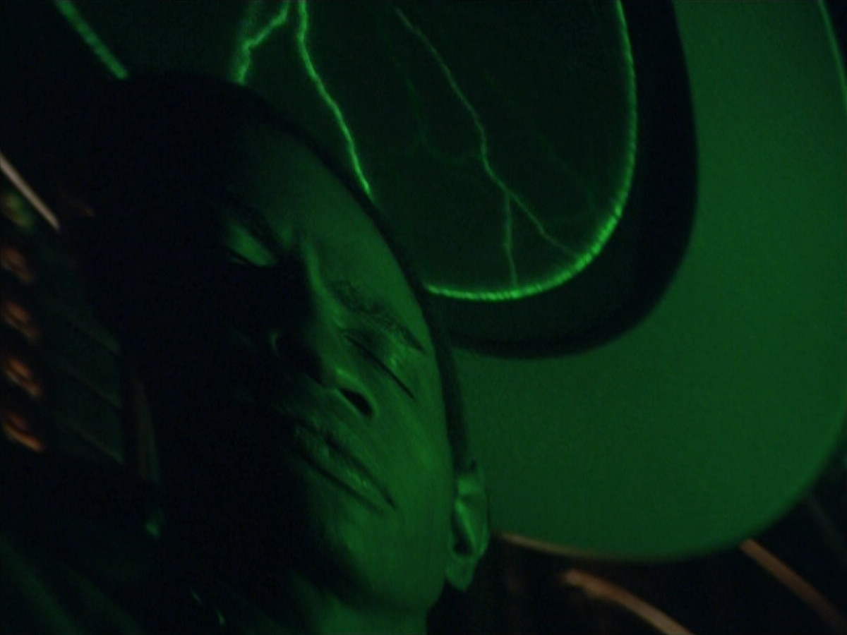 extant_StarTrek_VOY_5x07-InfiniteRegress_03268.jpg