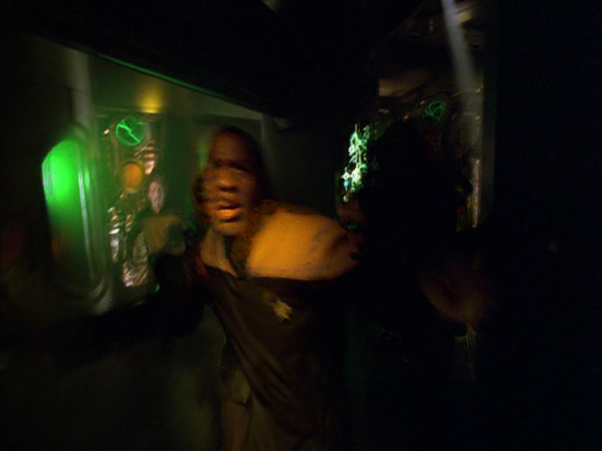 extant_StarTrek_VOY_5x07-InfiniteRegress_03316.jpg
