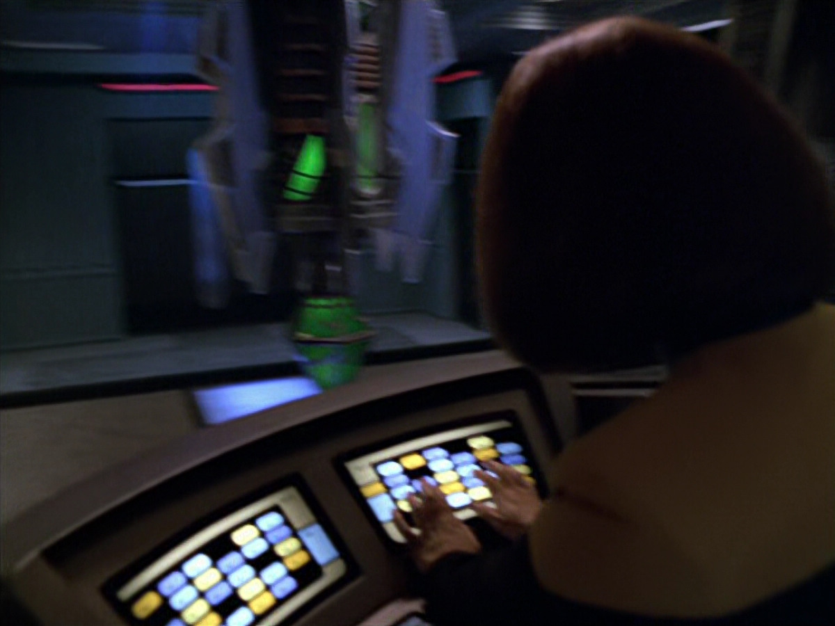 extant_StarTrek_VOY_5x07-InfiniteRegress_03391.jpg