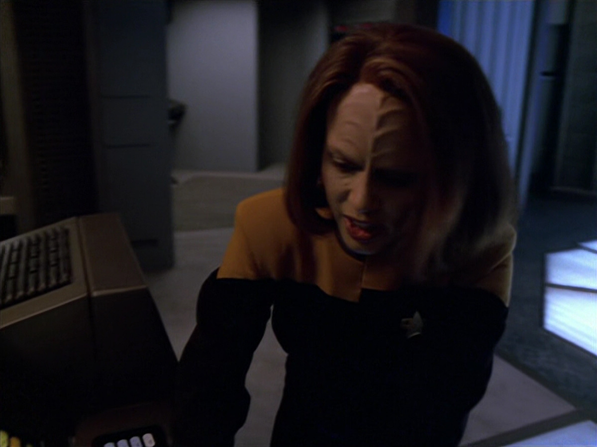 extant_StarTrek_VOY_5x07-InfiniteRegress_03395.jpg