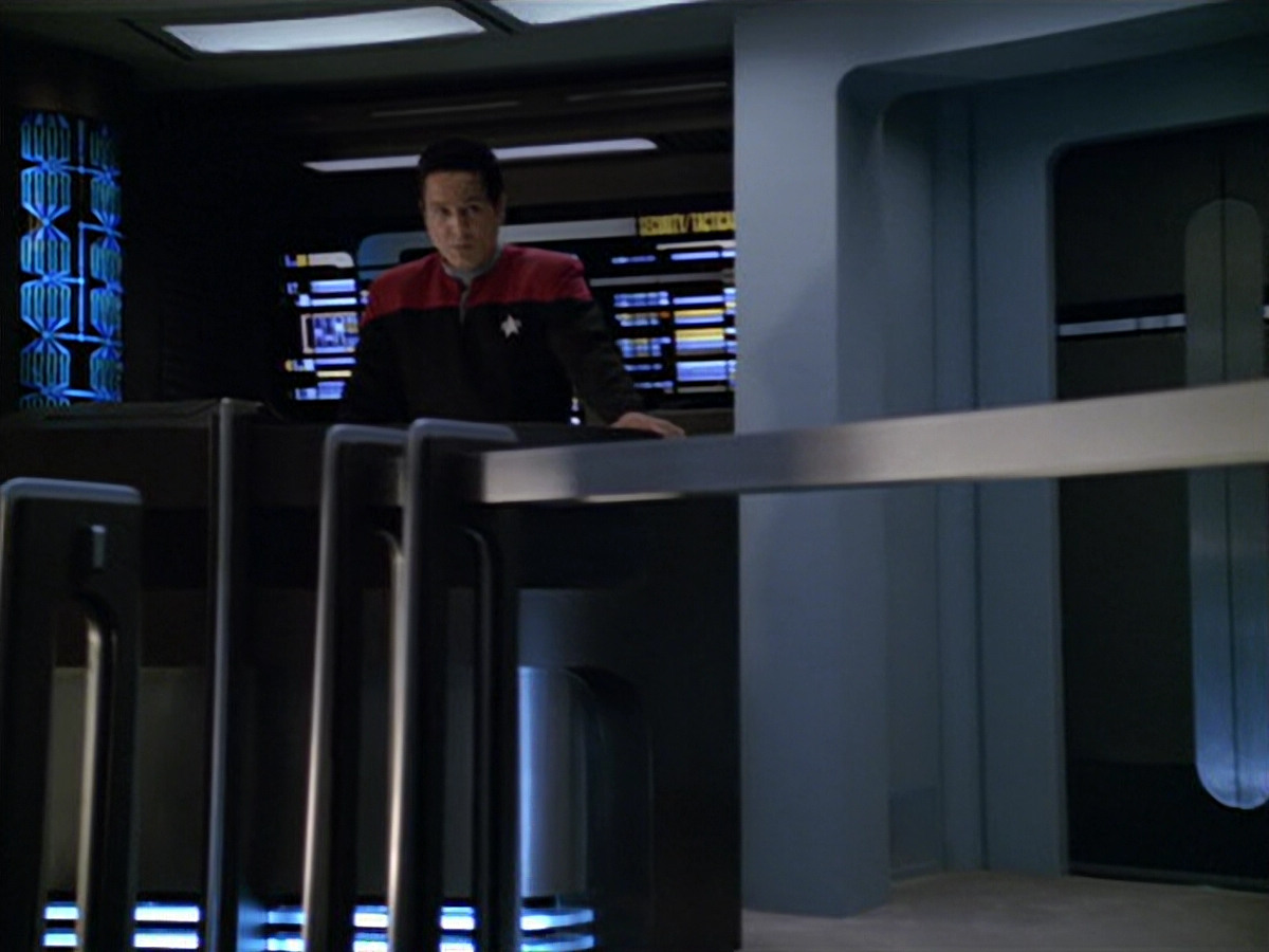 extant_StarTrek_VOY_5x07-InfiniteRegress_03423.jpg