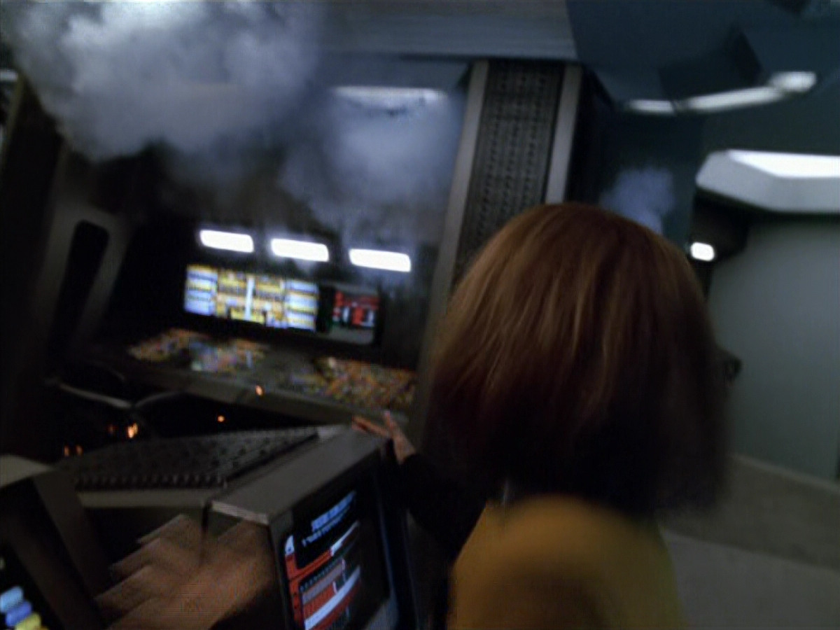 extant_StarTrek_VOY_5x07-InfiniteRegress_03520.jpg