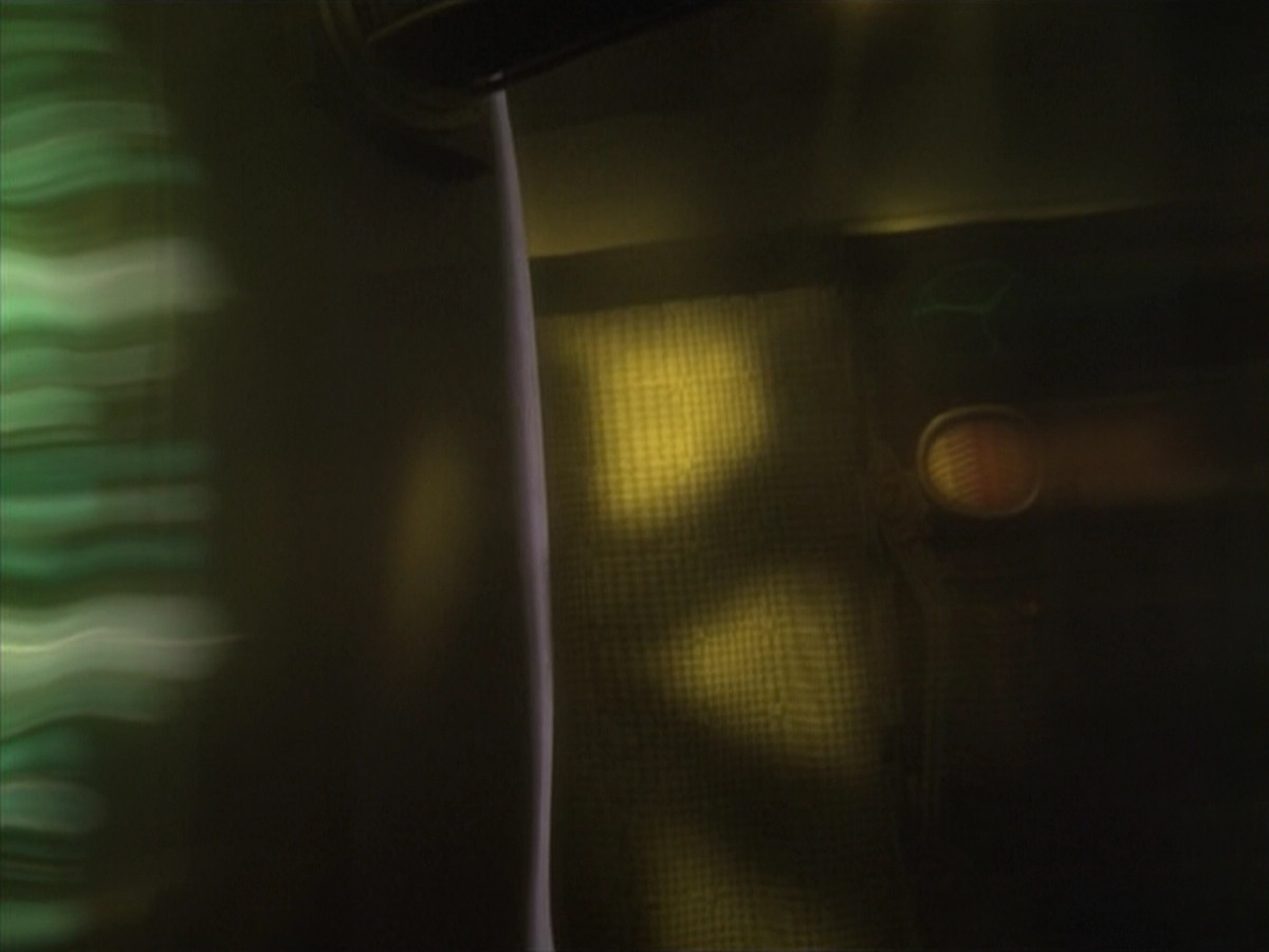 extant_StarTrek_VOY_5x07-InfiniteRegress_03607.jpg