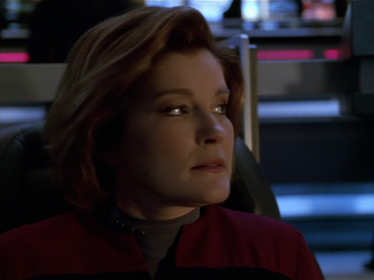 extant_StarTrek_VOY_5x07-InfiniteRegress_03662.jpg