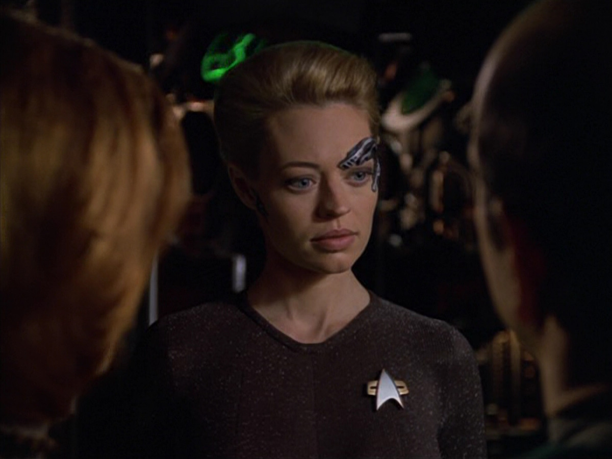 extant_StarTrek_VOY_5x07-InfiniteRegress_03716.jpg