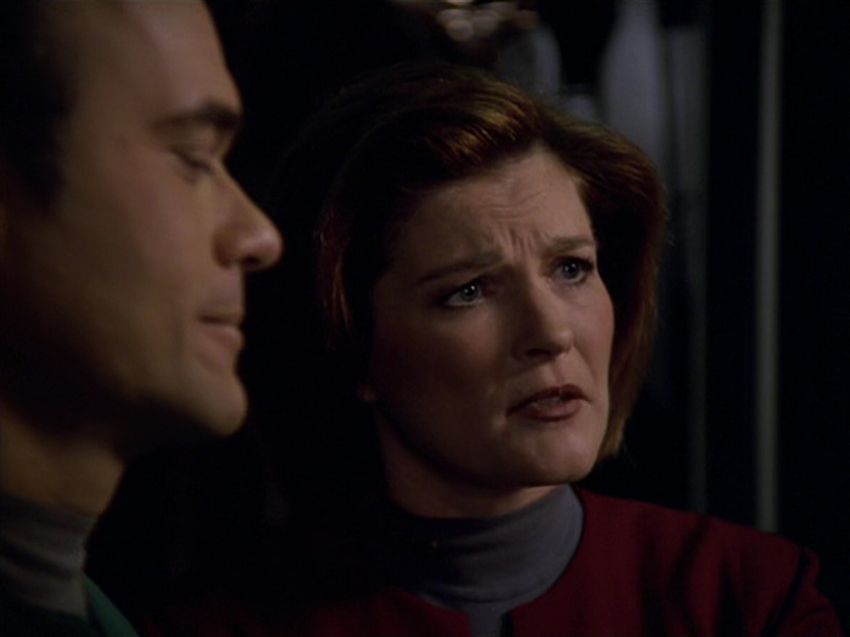 extant_StarTrek_VOY_5x07-InfiniteRegress_03736.jpg