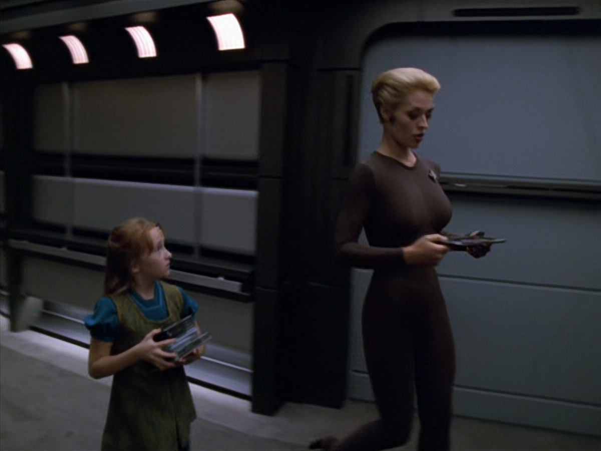 extant_StarTrek_VOY_5x07-InfiniteRegress_03762.jpg