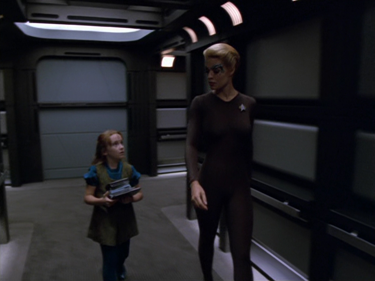 extant_StarTrek_VOY_5x07-InfiniteRegress_03766.jpg