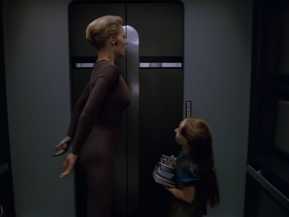 extant_StarTrek_VOY_5x07-InfiniteRegress_03776.jpg