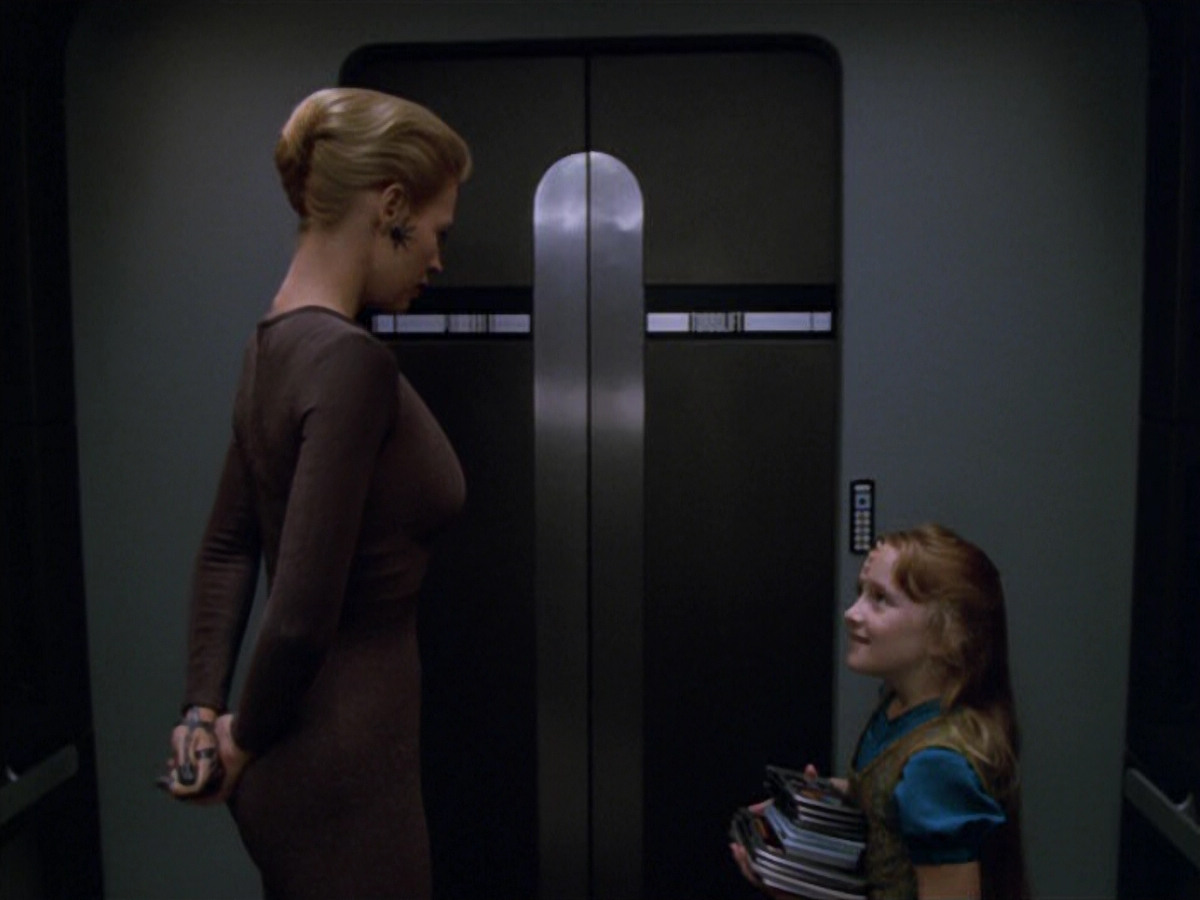 extant_StarTrek_VOY_5x07-InfiniteRegress_03786.jpg