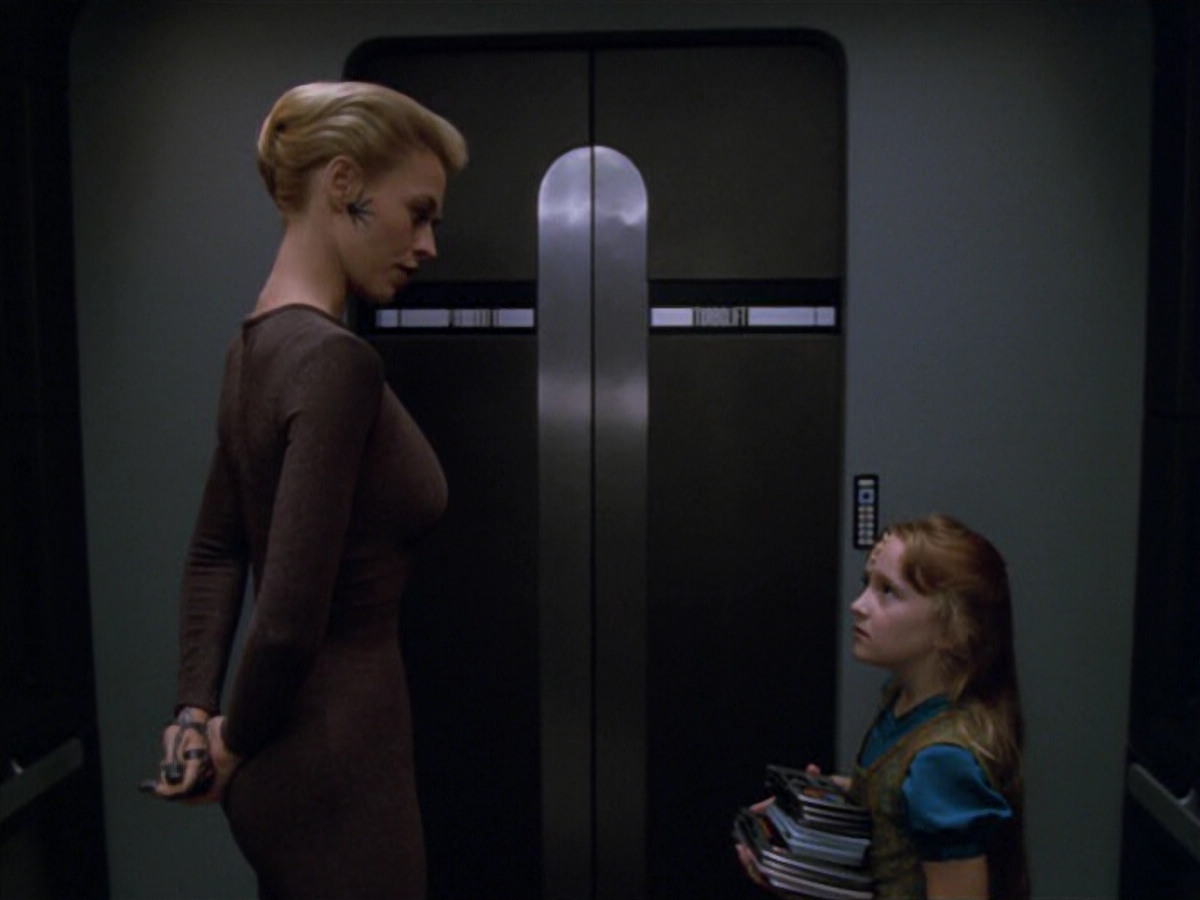 extant_StarTrek_VOY_5x07-InfiniteRegress_03789.jpg