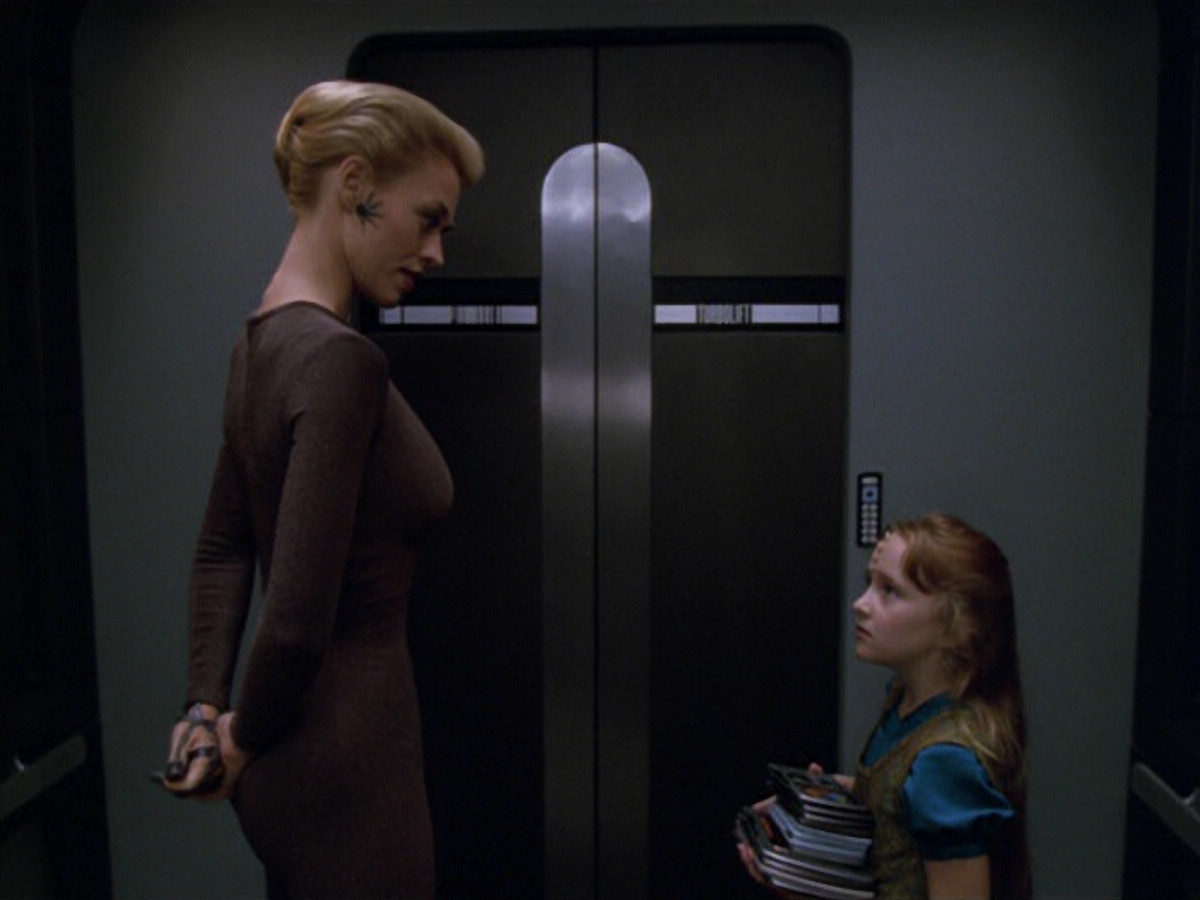 extant_StarTrek_VOY_5x07-InfiniteRegress_03790.jpg